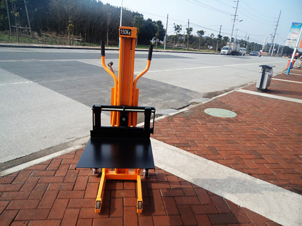 LS mini winch stacker